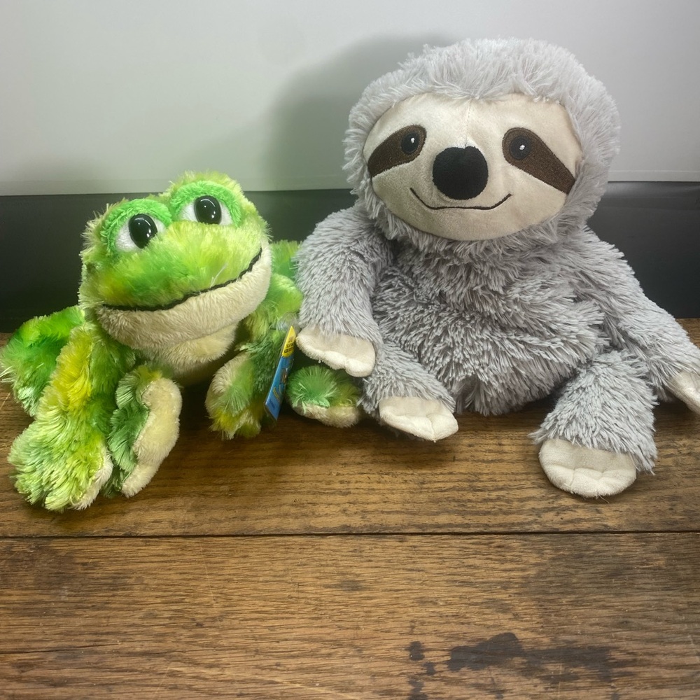 Plush Frog and Sloth Toy Set